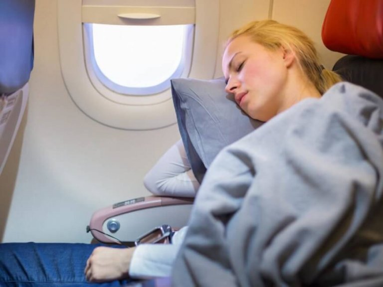 avoid jet lag